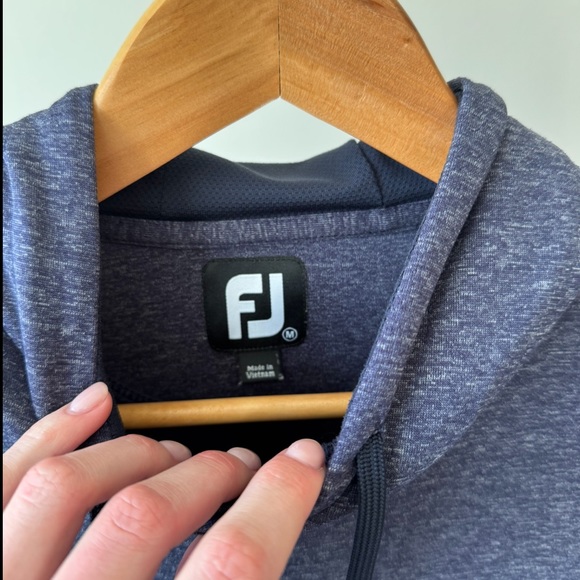 FootJoy Lightweight Hoodie - Picture 2 of 7